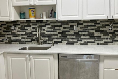 Copropriété à vendre à Sunny Isles Beach, Floride: 1 chambre, 93.37 m2 № 2071817 - photo 13