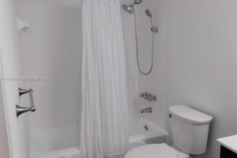 Copropriété à vendre à Sunny Isles Beach, Floride: 1 chambre, 93.37 m2 № 2071817 - photo 15
