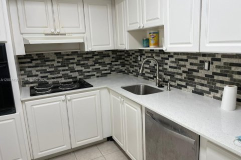 Copropriété à vendre à Sunny Isles Beach, Floride: 1 chambre, 93.37 m2 № 2071817 - photo 12