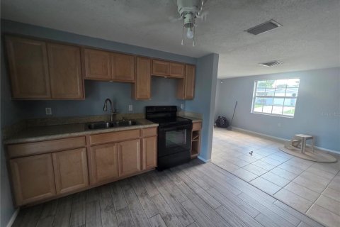 Casa en alquiler en Port Richey, Florida, 2 dormitorios, 74.32 m2 № 1913767 - foto 4