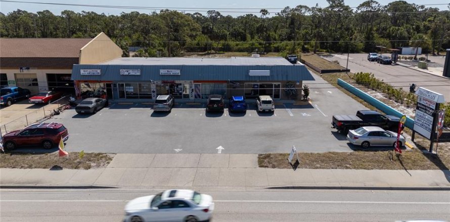 Commercial property in Englewood, Florida 523.97 sq.m. № 1716756