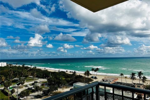 Снять в аренду кондоминиум в Холливуд, Флорида 2 спальни, 132.85м2, № 1990144 - фото 2