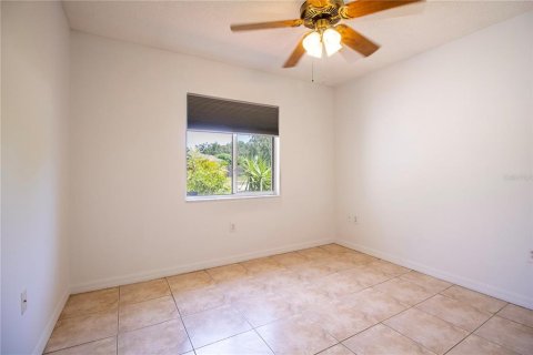 Casa en venta en Valrico, Florida, 4 dormitorios, 136.29 m2 № 1750569 - foto 12