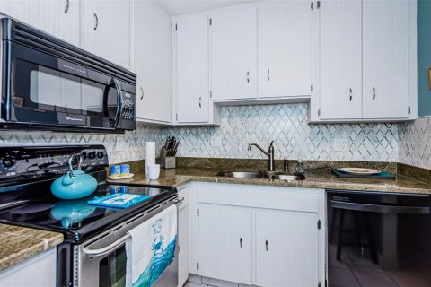 Condo in Dunedin, Florida, 2 bedrooms № 2233210 - photo 13