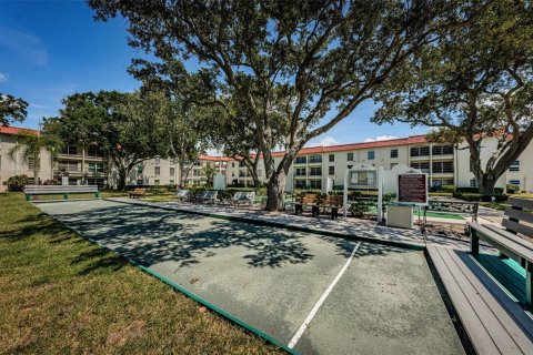 Condo in Dunedin, Florida, 2 bedrooms № 2233210 - photo 30