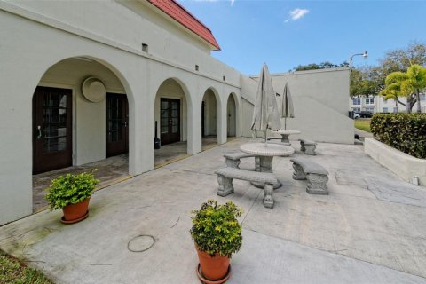 Condo in Dunedin, Florida, 2 bedrooms № 2233210 - photo 27