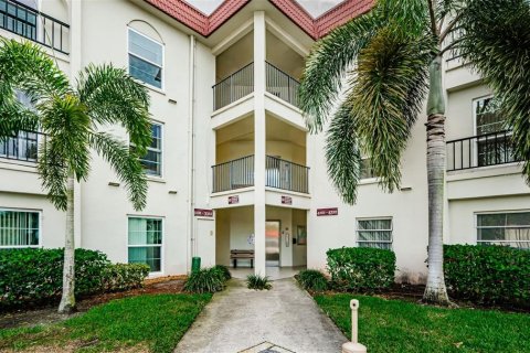 Condo in Dunedin, Florida, 2 bedrooms № 2233210 - photo 2
