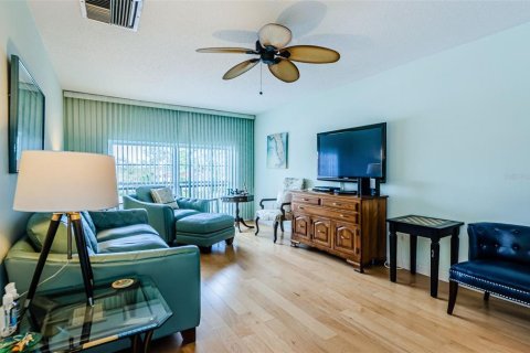 Condo in Dunedin, Florida, 2 bedrooms № 2233210 - photo 4