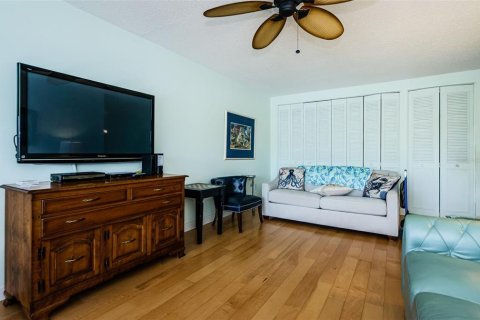 Condo in Dunedin, Florida, 2 bedrooms № 2233210 - photo 7