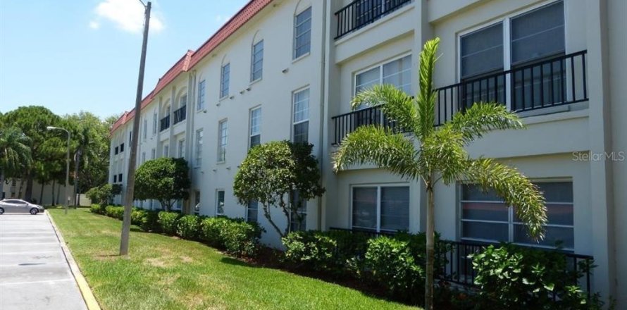 Condo in Dunedin, Florida, 2 bedrooms № 2233210