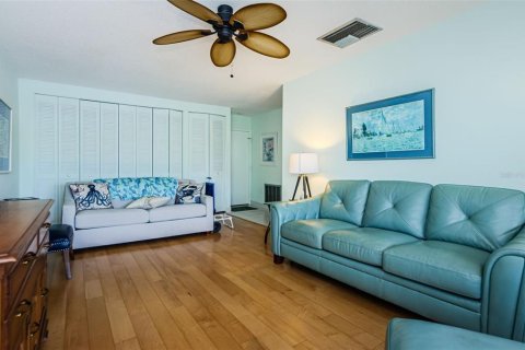 Condo in Dunedin, Florida, 2 bedrooms № 2233210 - photo 6