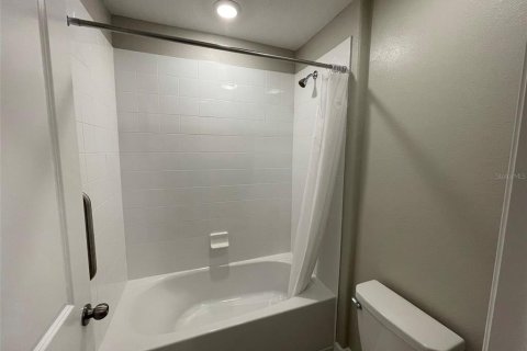 Casa en alquiler en Tampa, Florida, 5 dormitorios, 210.33 m2 № 1832101 - foto 10