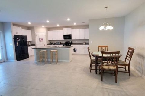 Casa en alquiler en Tampa, Florida, 5 dormitorios, 210.33 m2 № 1832101 - foto 3
