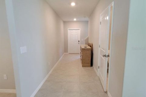 Casa en alquiler en Tampa, Florida, 5 dormitorios, 210.33 m2 № 1832101 - foto 2