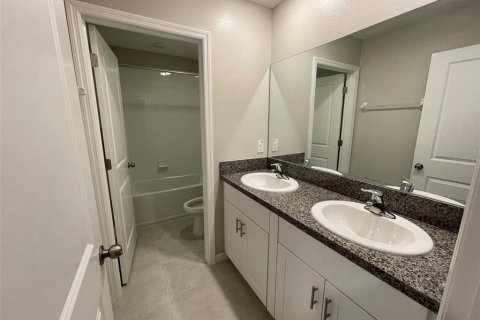 Casa en alquiler en Tampa, Florida, 5 dormitorios, 210.33 m2 № 1832101 - foto 9