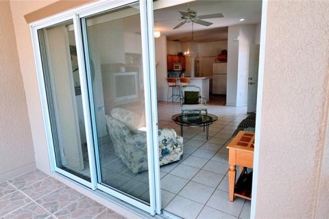 Duplex in Poinciana, Florida 2 bedrooms, 108.79 sq.m. № 1724671 - photo 8