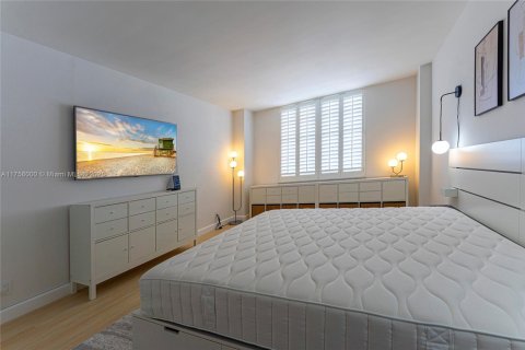 Снять в аренду кондоминиум в Холливуд, Флорида 2 спальни, 111.2м2, № 1958862 - фото 5