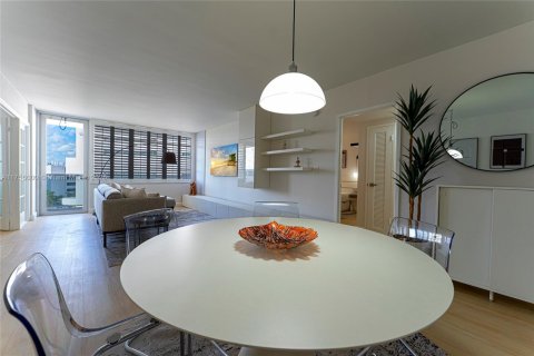 Снять в аренду кондоминиум в Холливуд, Флорида 2 спальни, 111.2м2, № 1958862 - фото 2