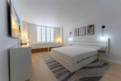 Снять в аренду кондоминиум в Холливуд, Флорида 2 спальни, 111.2м2, № 1958862 - фото 4