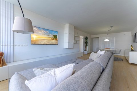 Снять в аренду кондоминиум в Холливуд, Флорида 2 спальни, 111.2м2, № 1958862 - фото 3