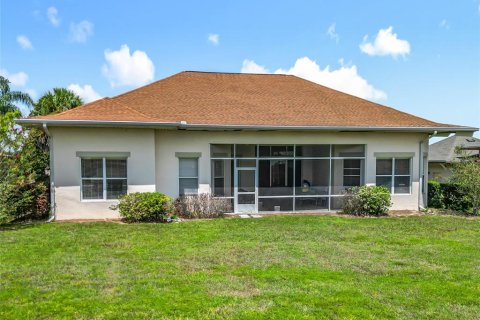 House in Lady Lake, Florida 3 bedrooms, 158.03 sq.m. № 1913388 - photo 27