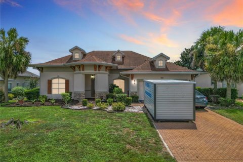 House in Lady Lake, Florida 3 bedrooms, 158.03 sq.m. № 1913388 - photo 5