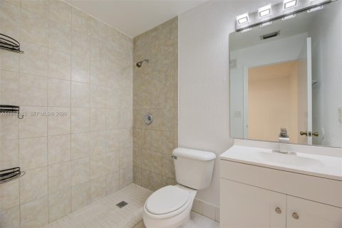 Снять в аренду таунхаус в Пемброк-Пайнс, Флорида 2 спальни, 104.05м2, № 2051335 - фото 26