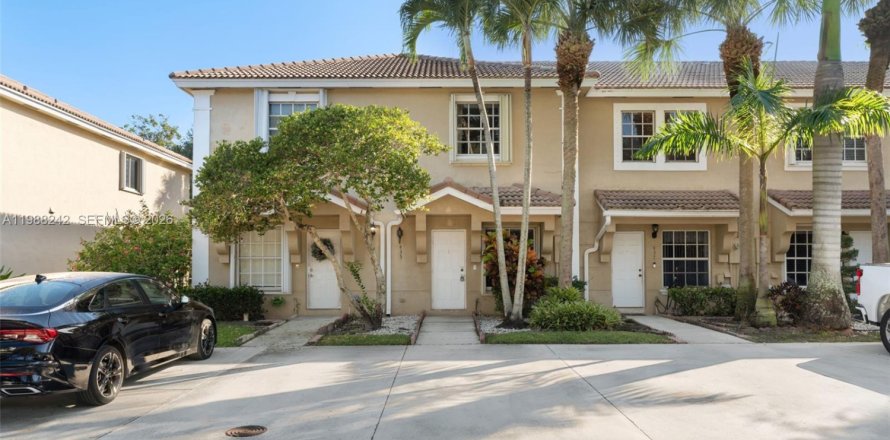 Таунхаус в Пемброк-Пайнс, Флорида 2 спальни, 104.05м2 № 2051335