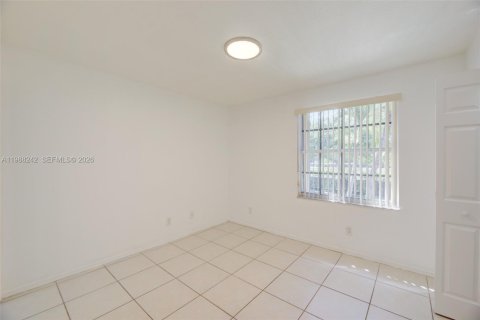 Снять в аренду таунхаус в Пемброк-Пайнс, Флорида 2 спальни, 104.05м2, № 2051335 - фото 23