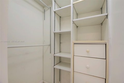 Снять в аренду таунхаус в Пемброк-Пайнс, Флорида 2 спальни, 104.05м2, № 2051335 - фото 27