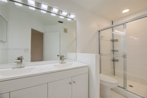 Снять в аренду таунхаус в Пемброк-Пайнс, Флорида 2 спальни, 104.05м2, № 2051335 - фото 21