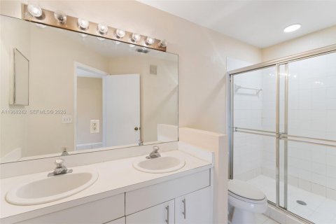 Снять в аренду таунхаус в Пемброк-Пайнс, Флорида 2 спальни, 104.05м2, № 2051335 - фото 15