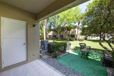 Снять в аренду таунхаус в Пемброк-Пайнс, Флорида 2 спальни, 104.05м2, № 2051335 - фото 30