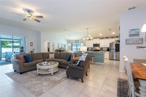 House in Palm Coast, Florida 3 bedrooms, 219.53 sq.m. № 1837385 - photo 3