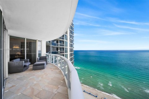 Condo in Sunny Isles Beach, Florida, 3 bedrooms № 2186255 - photo 18