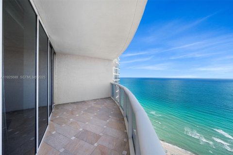 Condo in Sunny Isles Beach, Florida, 3 bedrooms № 2186255 - photo 4