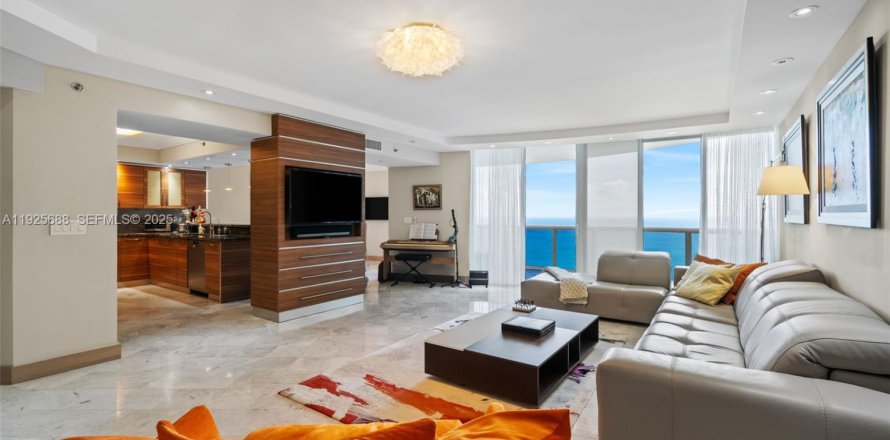 Condo in Sunny Isles Beach, Florida, 3 bedrooms № 2186255