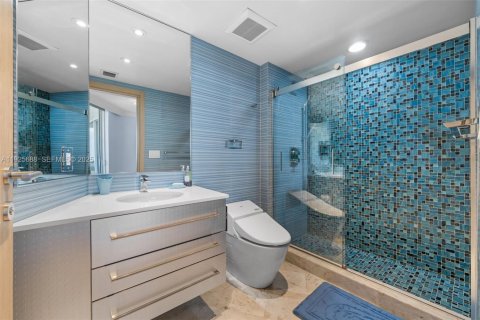 Condo in Sunny Isles Beach, Florida, 3 bedrooms № 2186255 - photo 17