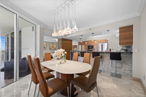 Condo in Sunny Isles Beach, Florida, 3 bedrooms № 2186255 - photo 6