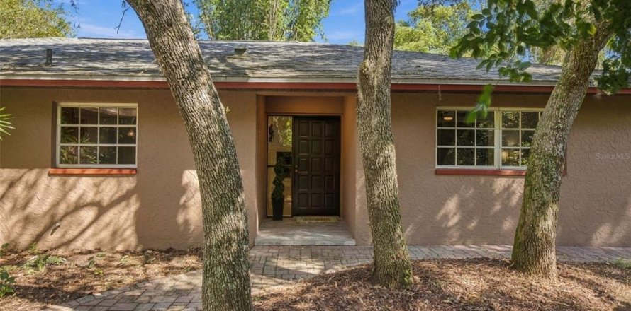 House in Odessa, Florida 3 bedrooms, 157.93 sq.m. № 2428705