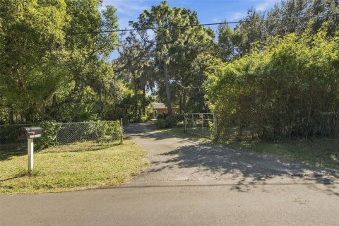 House in Odessa, Florida 3 bedrooms, 157.93 sq.m. № 2428705 - photo 2