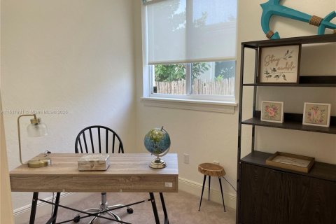 Снять в аренду виллу или дом в Форт-Лодердейл, Флорида 5 спален, 358.42м2, № 1958465 - фото 12