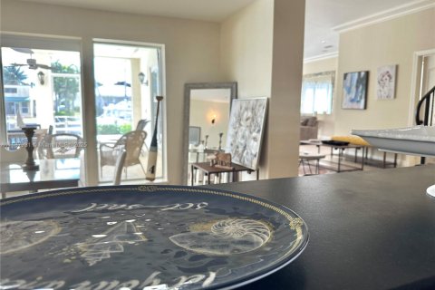 Снять в аренду виллу или дом в Форт-Лодердейл, Флорида 5 спален, 358.42м2, № 1958465 - фото 10