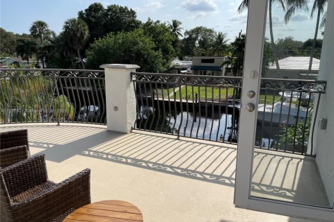 Снять в аренду виллу или дом в Форт-Лодердейл, Флорида 5 спален, 358.42м2, № 1958465 - фото 20