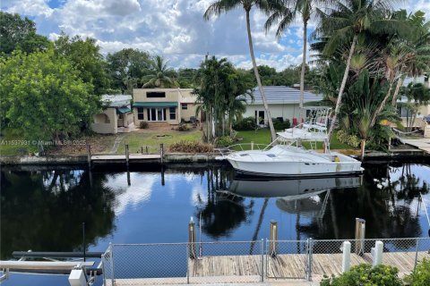 Снять в аренду виллу или дом в Форт-Лодердейл, Флорида 5 спален, 358.42м2, № 1958465 - фото 9