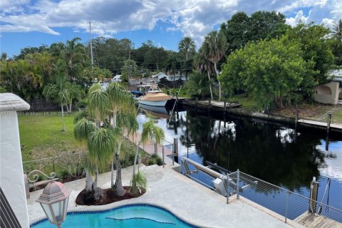 Снять в аренду виллу или дом в Форт-Лодердейл, Флорида 5 спален, 358.42м2, № 1958465 - фото 25