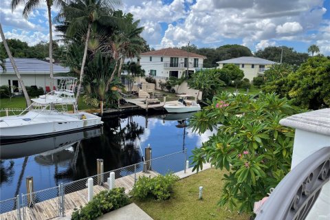 Снять в аренду виллу или дом в Форт-Лодердейл, Флорида 5 спален, 358.42м2, № 1958465 - фото 24