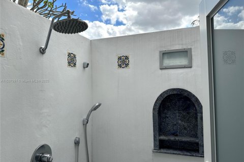 Снять в аренду виллу или дом в Форт-Лодердейл, Флорида 5 спален, 358.42м2, № 1958465 - фото 19