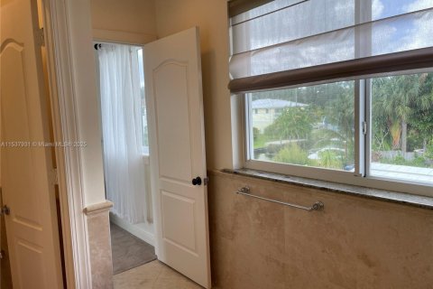 Снять в аренду виллу или дом в Форт-Лодердейл, Флорида 5 спален, 358.42м2, № 1958465 - фото 29