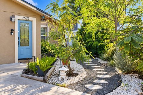 House in Saint Petersburg, Florida 2 bedrooms, 92.62 sq.m. № 2419834 - photo 2